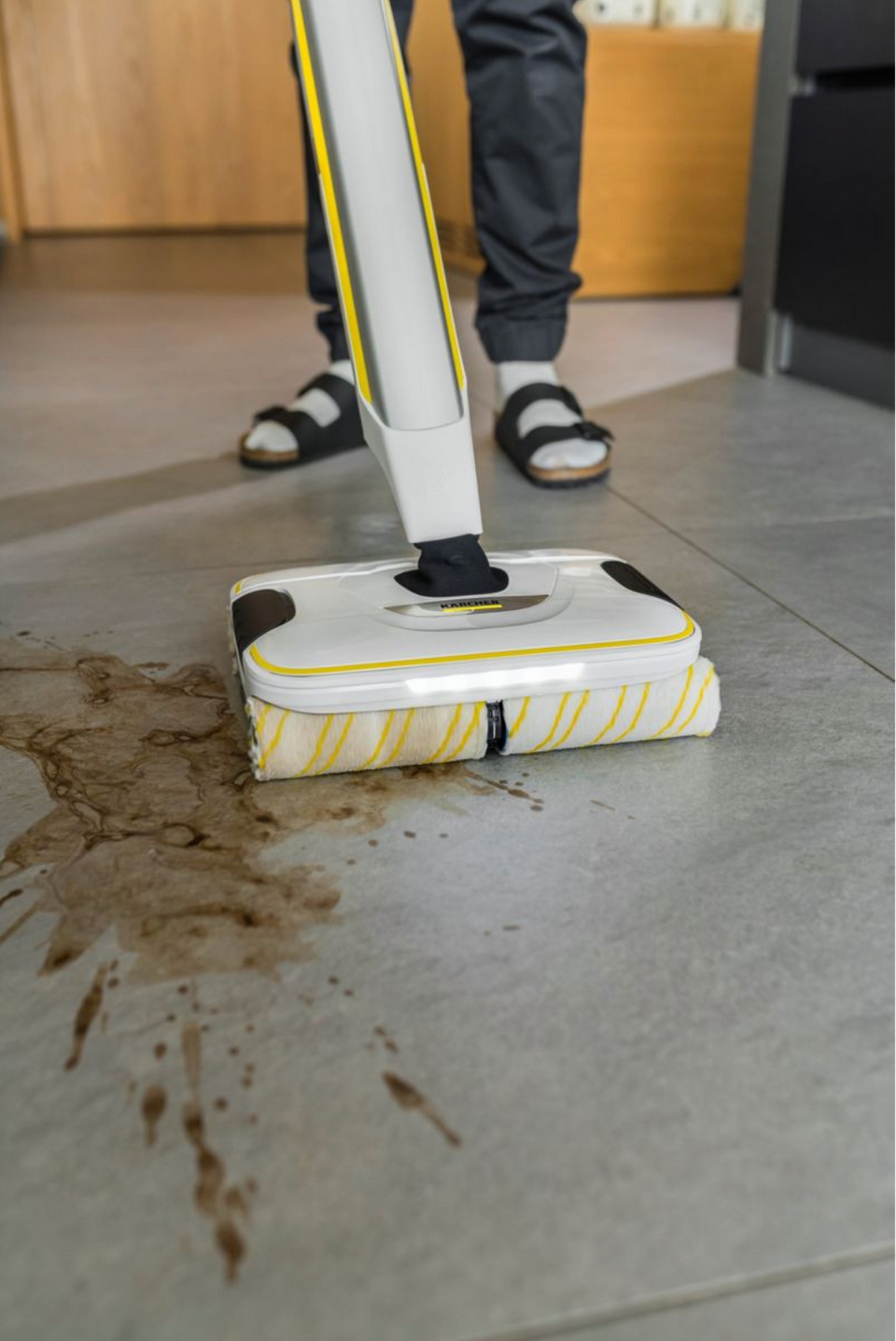 Aspirateur laveur KARCHER FC 8 sans fil - Signature line